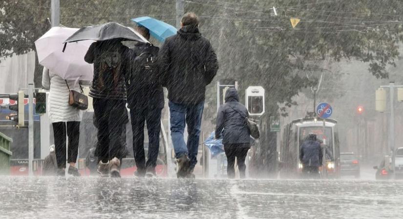 Lesújtott a vihar Budapestre: özönvízszerű eső csapott le a fővárosra