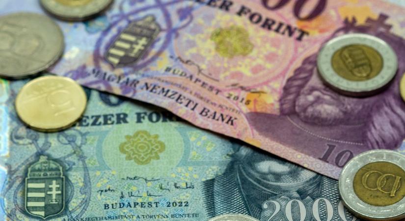 Ennyibe kerül, ha aprópénzzel mész a postára – sokan nem is sejtik