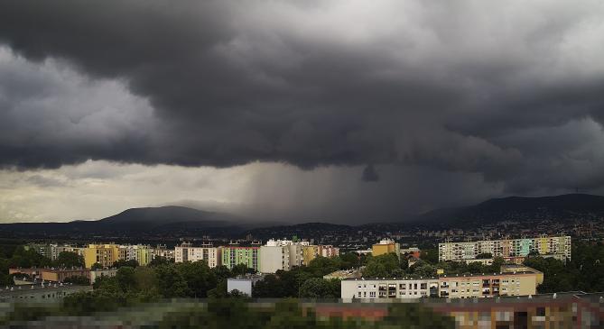 A Mecseket nyaldossák a csapadékgócok