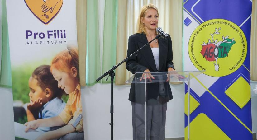 Várkonyi Andrea támogatja az ÁGOTA-t: „Ez a szolgálat minden tiszteletet és segítséget megérdemel” – galériával