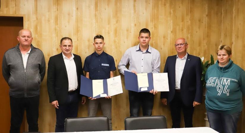 Az életmentő kamaszokat behívta a polgármester