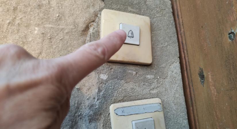 Titokzatos ismeretlen csenget be a vásárhelyiekhez