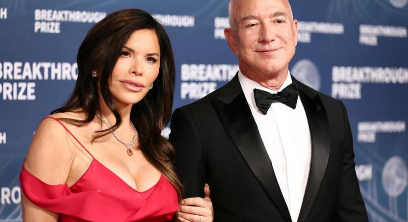Jeff Bezos menyasszonya bikiniben mutatta meg kerek fenekét: az 55 éves Lauren testén csak ámulni tudunk