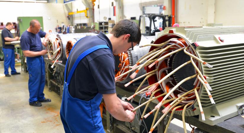 A német kancellár azt szeretné, ha több német állampolgár dolgozna