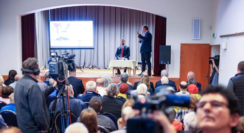 Hidvéghi Balázs: Ez már nem csak politikai, hanem titkosszolgálati térben zajló csata is (képgalériával)