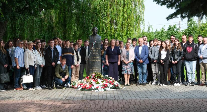 Felvidéki Fizikaverseny a természettudomány népszerűsítéséért