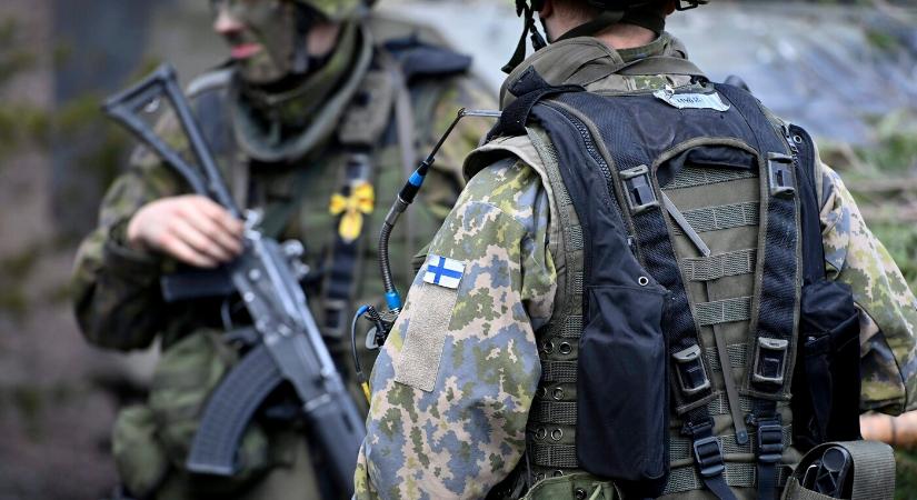 Finnország befejezte az orosz határra tervezett kerítés első 35 kilométerét