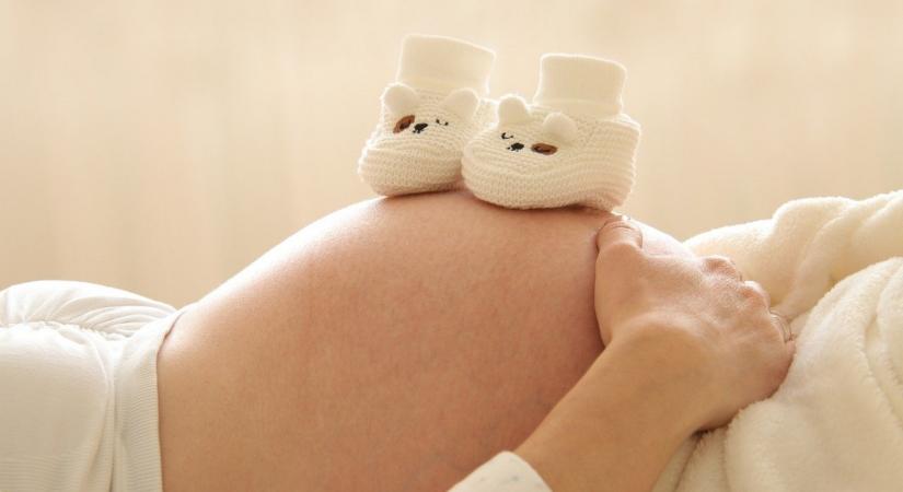 A nehéz helyzetbe került családok babaváró kölcsönét elengedhetik - a nap hírei