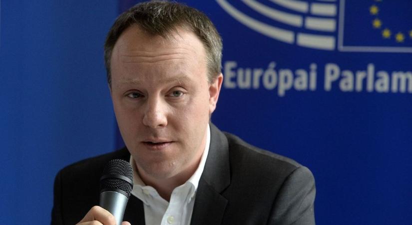 Jó, hogy Daniel Freund petíciót fogalmaz a magyar civilek védelmében – nagy segítség ez a berlini zsidó pedagógusnak!