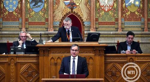 Országgyűlés: jó úton halad a magyar egészségügy?