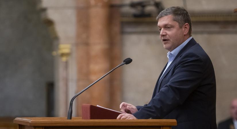 A Forma 1-es pálya felújítására tízszer többet költ a kormány, mint az oktatási fejlesztésekre
