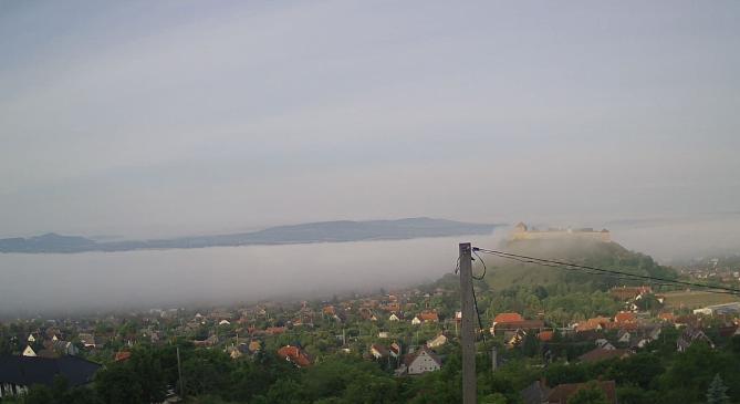 Beködölt a fél ország