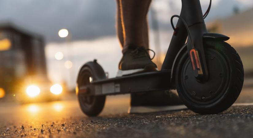 Bemindenezett, majd elektromos rollerre pattant a vasi férfi