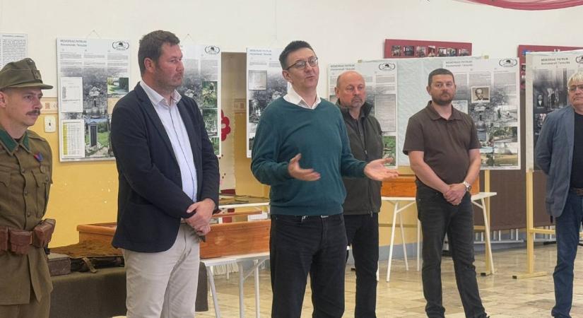 Érsekkétyen a Hadisírok nyomában vándorkiállítás