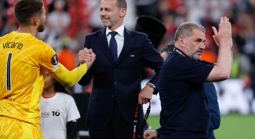 Az UEFA megalázta a győzteseket az EL-döntő díjátadóján