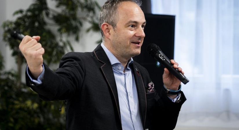 Horváth Charlie és Müller Péter Sziámi is meghívottja Lutter Imre könyvbemutatójának