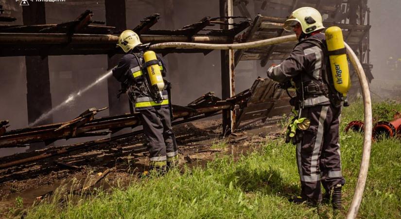 Hatalmas tűz ütött ki egy ukrán hőerőműben, fekete füst és többméteres lángok borították be a környéket