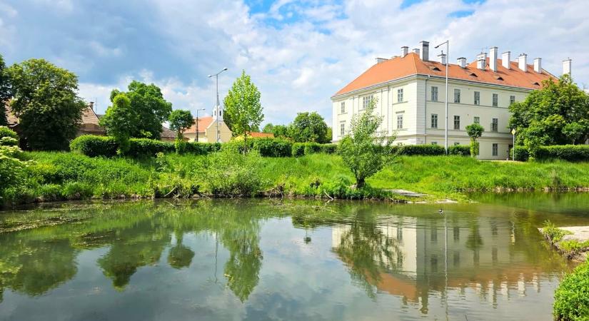 Mosonmagyaróvár kincse a vár tövében: a Vár-tó