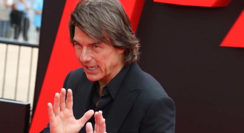 Súlyosan sarokba szorították Tom Cruise-t. Köpni-nyelni nem tudott, pedig csak a 19 éves gyönyörűségről faggatták