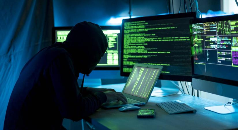 Egymilliárd Facebook-felhasználó adatait lopta el egy hacker