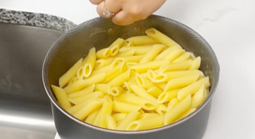 Imádom ezt a tésztafőző trükköt, amit a nagynénémtől lestem el