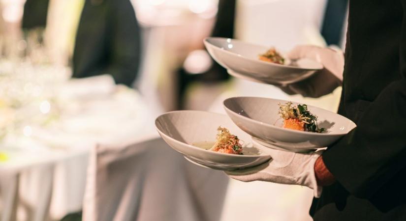 Felháborító, miért bűntette meg a vendégeket egy mohó étterem