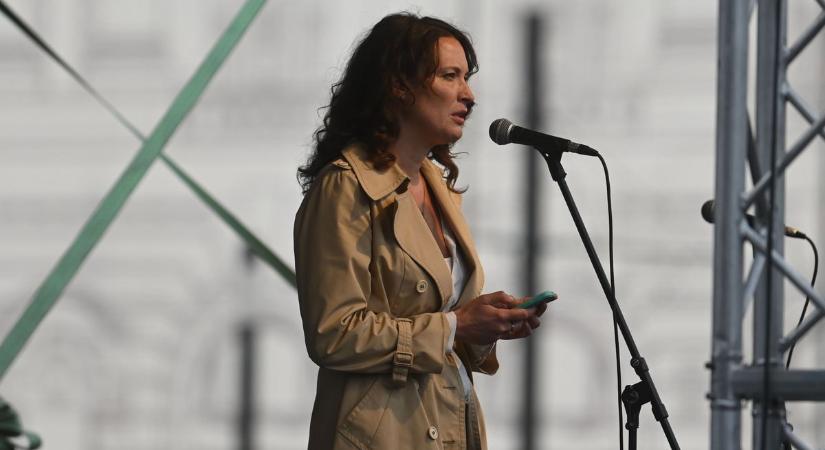 Hamisítvány az interneten megosztott Harcosok Kódexe, amelyet Mérő Vera kezdett terjeszteni