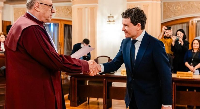 Nicuşor Dan nem sietné el a kormányalakítást