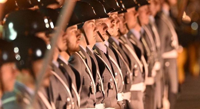 A döntés megszületett: német katonák indulnak meg a NATO gyenge pontja felé, karnyújtásnyira kerülnek az oroszoktól