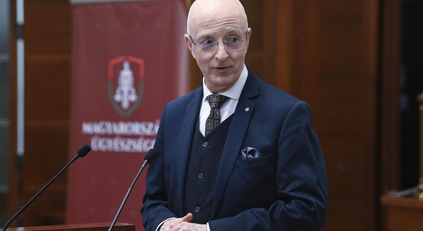 A Kúria közleményben vág vissza a bíróknak