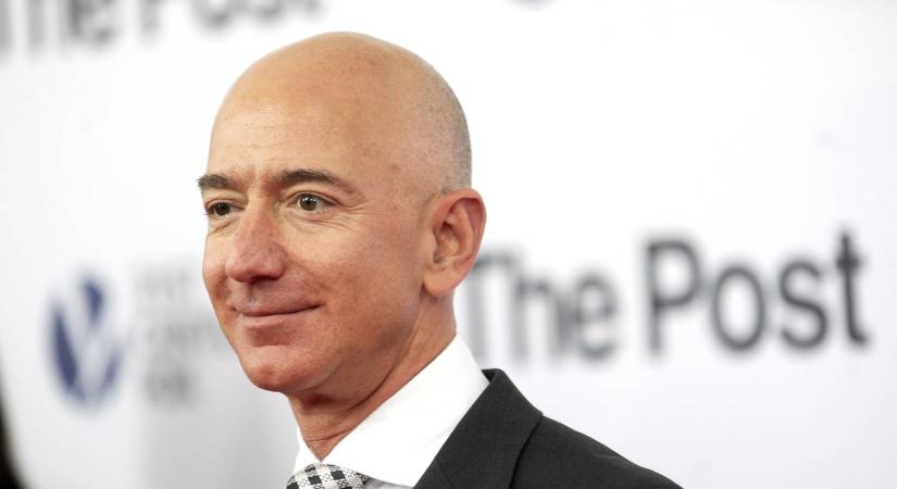 Jeff Bezos luxus több milliárdos szuperjachtjain pihent Cannes-ban