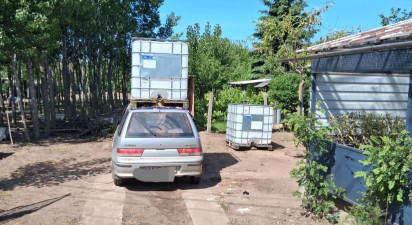 Lopott tartály ügyében intézkedtek a mezőőrök a Nagy-Bocskai szőlőskert térségében