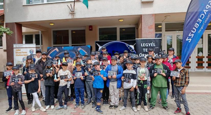 Űrutazást éltek át a zsákai diákok