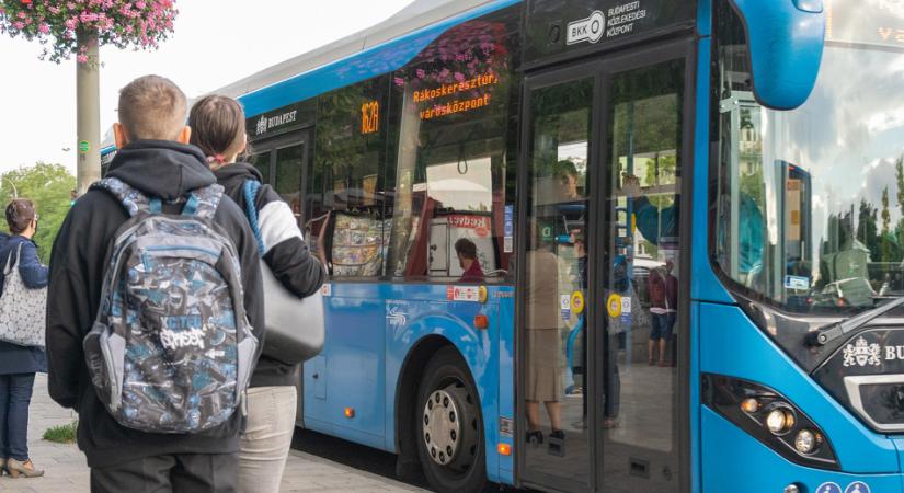 Kísérleti útzárakat vezetne be az iskolák előtt a BKK, csak a helyiben lakók autózhatnának az intézmények előtt