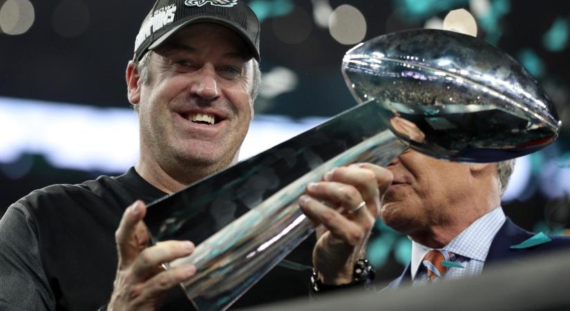 Kirúgták a Philadelphiával Super Bowlt nyerő edzőt
