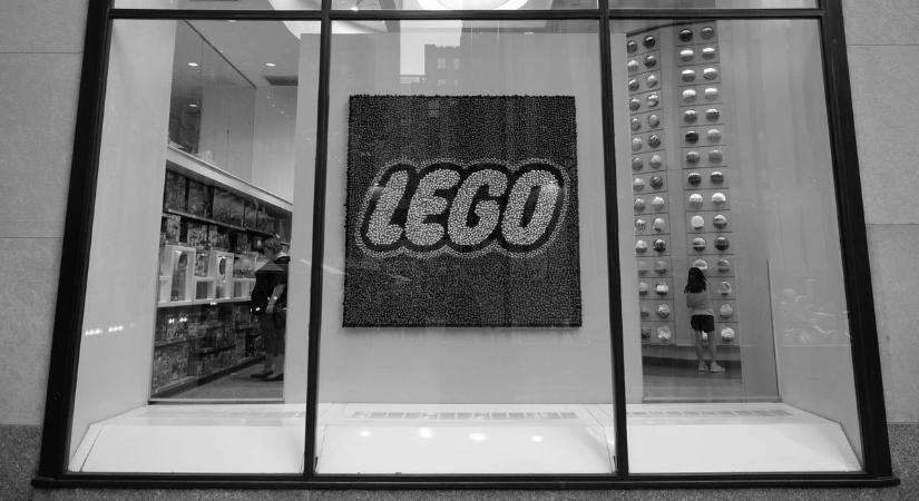 A LEGO most sokak gyerekkori emlékeit tette tönkre: ezt csinálták a rajongókkal
