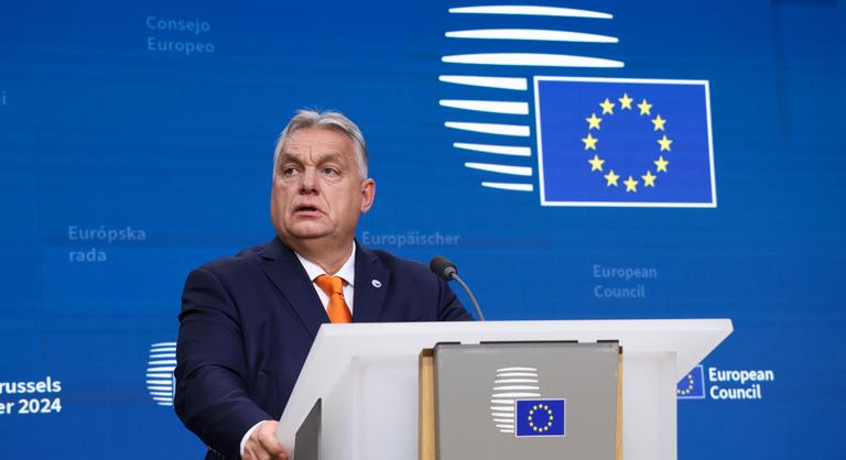 Daniel Freund totális pénzügyi bojkottot követel Magyarország ellen