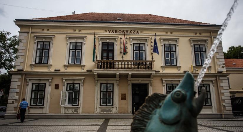 Több mint 2 millió forintra nő a Sárvári Gyógyfürdő vezérigazgatójának fizetése