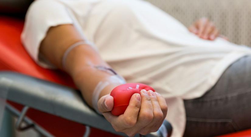 Véradások - A nyugat-nílusi lázra is elvégzik a szűrővizsgálatot
