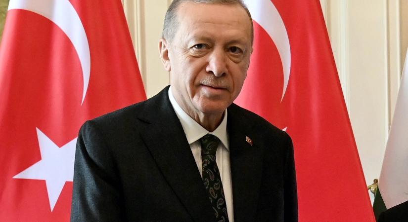 Erdogan közölte, hogy nem szándékozik újra indulni az elnökválasztáson