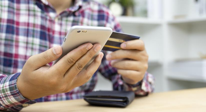 Lecsaptak a rendőrök az online piacterek rémére – rengeteg embert vert át