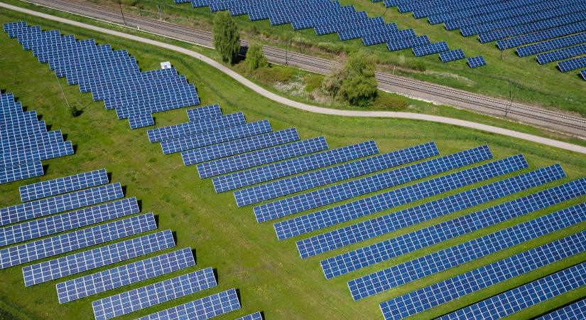 Az USA új napelemparkja 200 ezer otthont képes ellátni energiával