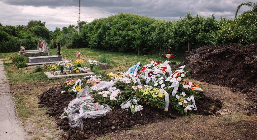 „Nem megyek többet Vécsre romát temetni” – Gondja támadt a papnak a cigány szokásokkal, nem végezte el a szertartást