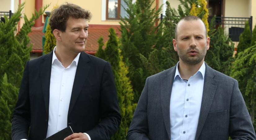 Veszélyben az adókedvezmény, a rezsivédelem és a tizenharmadik havi nyugdíj is