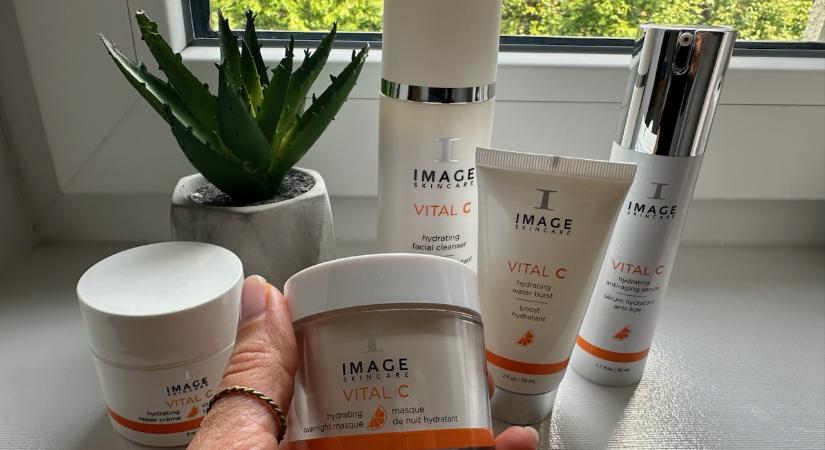 A ragyogó bőr titka? Egy kis narancssárga csoda – C-vitamin az arcbőrödre