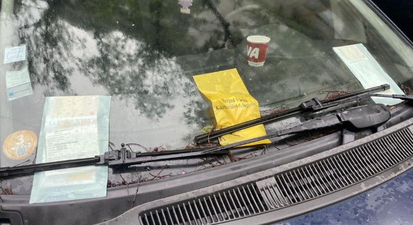 Hetek óta foglalja a helyet, most figyelmeztetést kapott