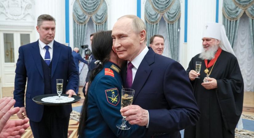 Oroszország legmagasabb állami kitüntetéseit adta át Vlagyimir Putyin