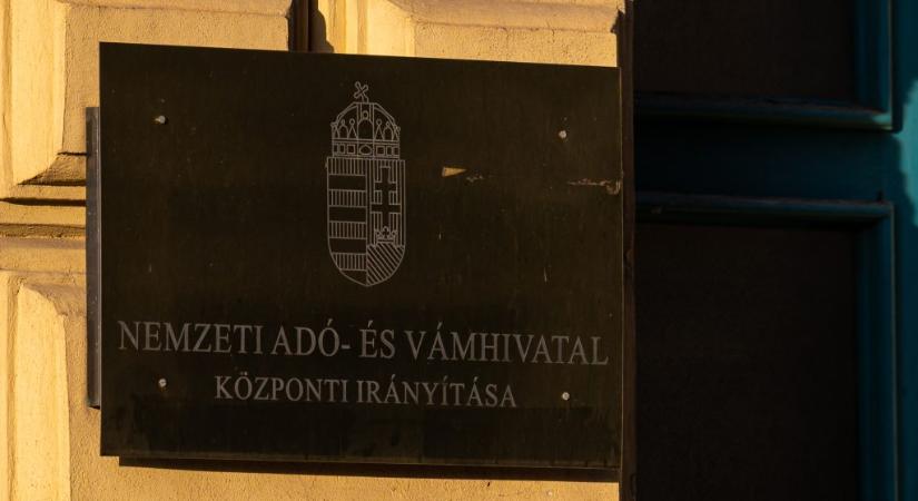 Újabb adóbevallási határidő közeleg, figyelmeztet a NAV