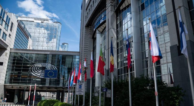 Dulakodás tört ki az Európai Parlamentben, Brüsszel azonnal vizsgálatot indított