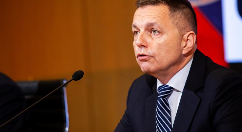 Az ügyész rács mögé küldené a jegybankelnököt, a védelem teljes felmentést ké